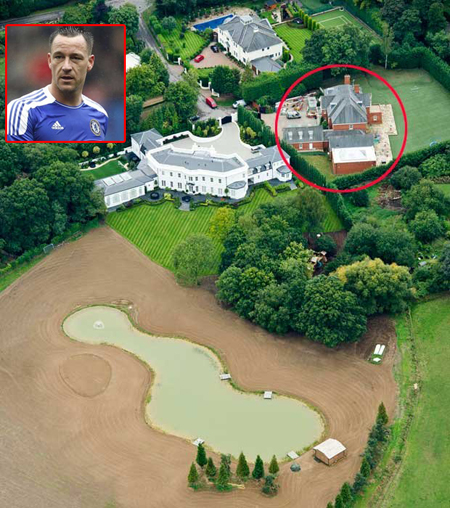 Mới đây, John Terry biệt thự ở Surrey với giá 16 triệu bảng cho một doanh nhân nước ngòai.